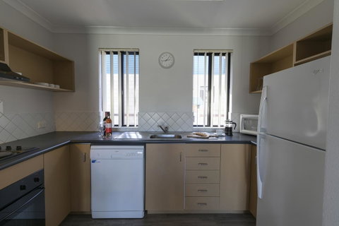Amalfi Resort - Foster Accommodation 20