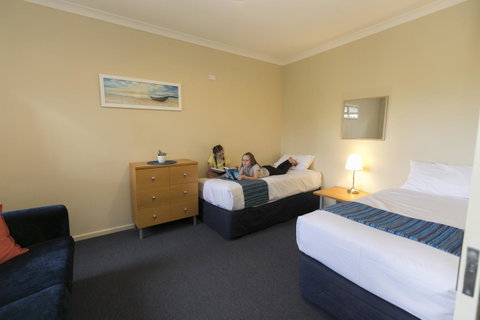 Amalfi Resort - Foster Accommodation 15