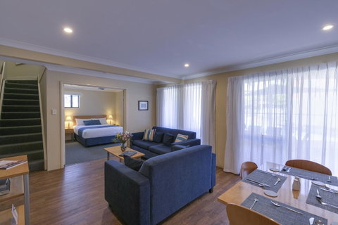 Amalfi Resort - Foster Accommodation 18
