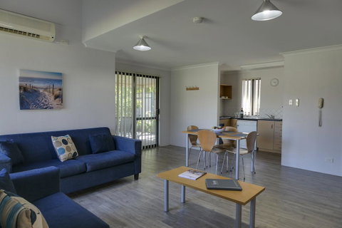 Amalfi Resort - Foster Accommodation 17