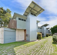 Sun Worship Eco Villas - Foster Accommodation