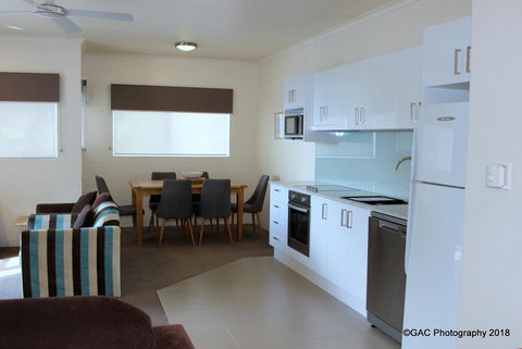 Mollymook Cove Apartments - Foster Accommodation 15