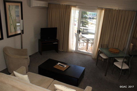 Mollymook Cove Apartments - Foster Accommodation 10