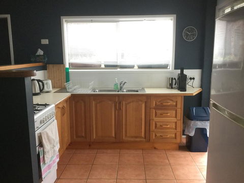 Jetz Bungalow - Foster Accommodation 7