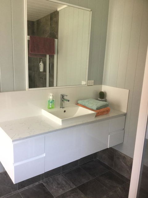 Jetz Bungalow - Foster Accommodation 1