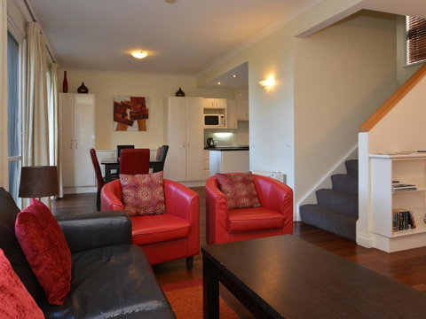 Villa Executive 2br Cypress DS Located Within Cypress Lakes Resort - Foster Accommodation 1