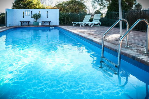 Almond Inn - Foster Accommodation 26