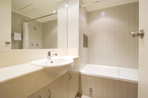 Lantern 1 Bedroom Balcony With Panoramic View - Foster Accommodation 26