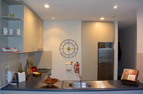 Lantern 1 Bedroom Balcony With Panoramic View - Foster Accommodation 3