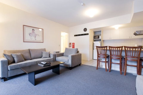 Lantern 1 Bedroom Balcony With Panoramic View - Foster Accommodation 27