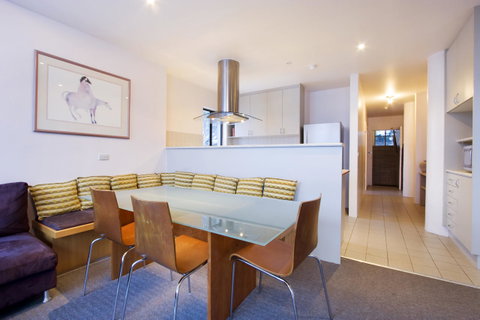 Lantern 1 Bedroom Balcony With Panoramic View - Foster Accommodation 13