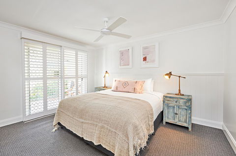 The Lord Byron - Foster Accommodation 14