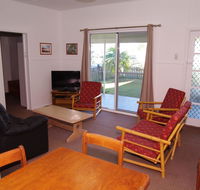 Fleur Cottage 7 Willow Street - Foster Accommodation