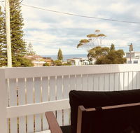 Little Blue Beach House - Foster Accommodation
