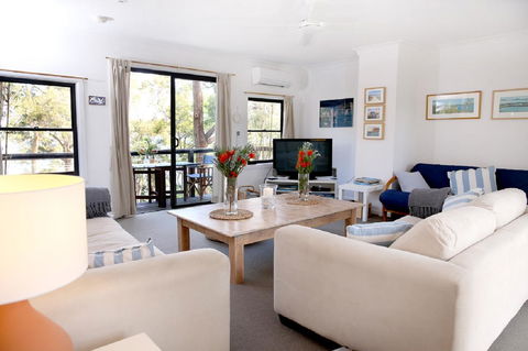 Refuge Cove On Pittwater - Foster Accommodation 5