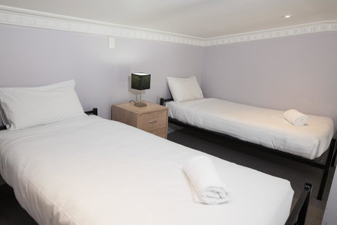 Banjo Paterson Inn - Foster Accommodation 26