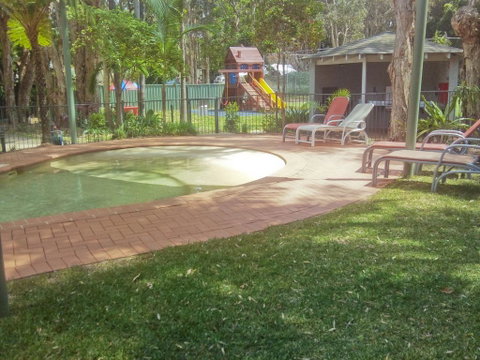Flynns Beach Resort - Foster Accommodation 3