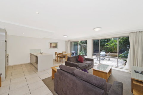 Flynns Beach Resort - Foster Accommodation 2