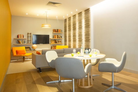 Novotel Sydney Darling Harbour - Foster Accommodation 27