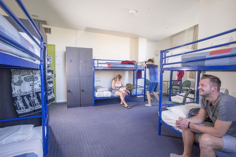 YHA Sydney Central - Foster Accommodation 12
