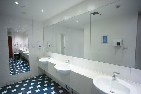YHA Sydney Central - Foster Accommodation 11