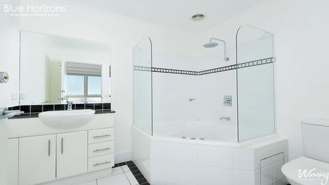 Blue Horizons, Unit 808, 41-45 Shoal Bay Road - Foster Accommodation 14
