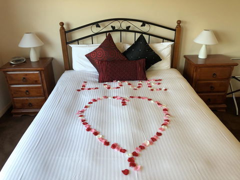 Nightingale Villas - Foster Accommodation 6