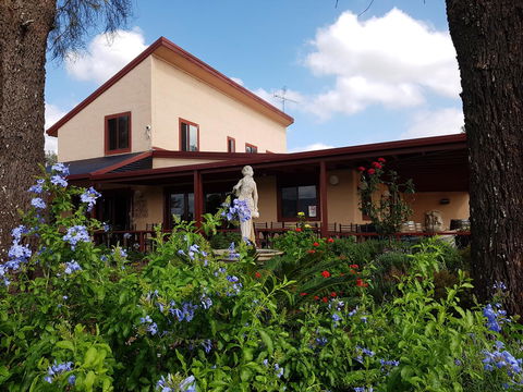 Nightingale Villas - Foster Accommodation 7