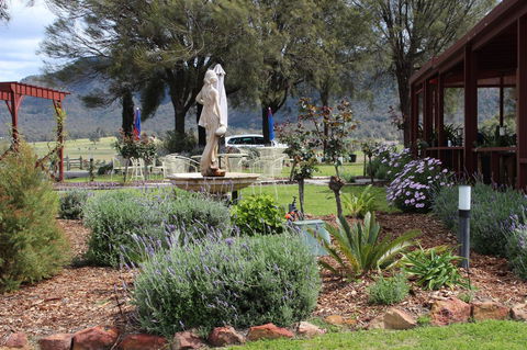Nightingale Villas - Foster Accommodation 12