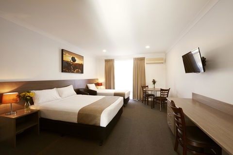Adelong Motel - Foster Accommodation 0