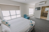 Book Hamilton Accommodation Vacations Foster Accommodation Foster Accommodation