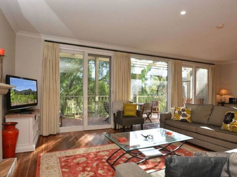 Villa 3br Chianti Villa Located Within Cypress Lakes Resort - Foster Accommodation 0