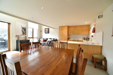 Snowstream 4 - Foster Accommodation 9