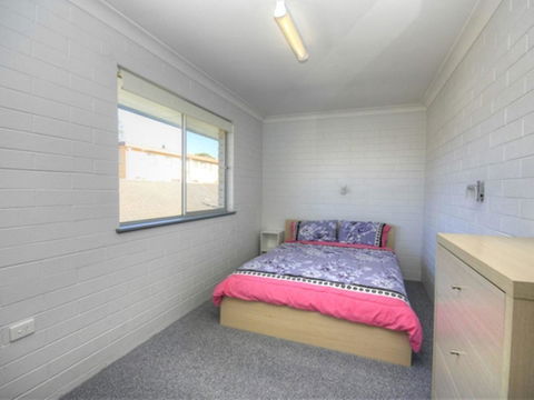 45 Wharf Street - Whole House - Foster Accommodation 9