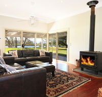 Terara Riverside Retreat - Foster Accommodation