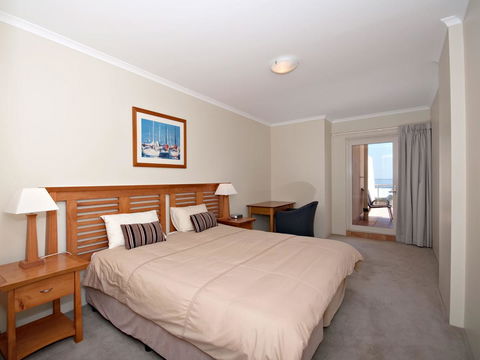 Messines Street, Breakwater Apartment, 104 - Foster Accommodation 5