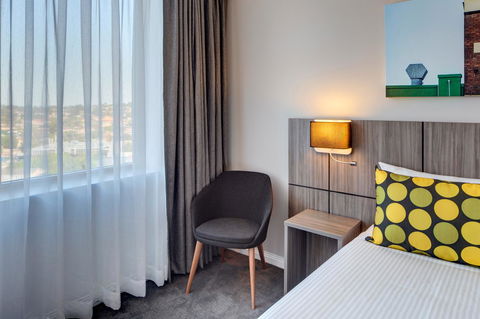 Mercure Sydney Bankstown - Foster Accommodation 22