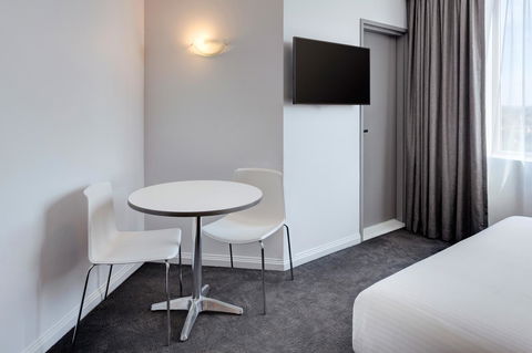 Mercure Sydney Bankstown - Foster Accommodation 26