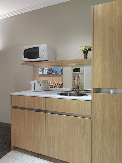 Mercure Sydney Bankstown - Foster Accommodation 25