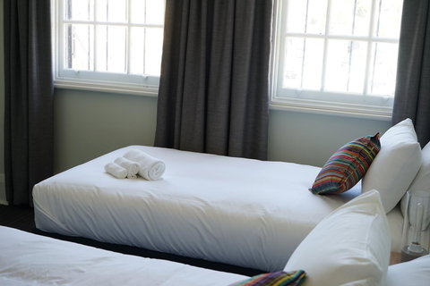 Rosehill Hotel - Foster Accommodation 7