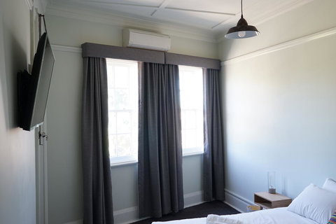 Rosehill Hotel - Foster Accommodation 31