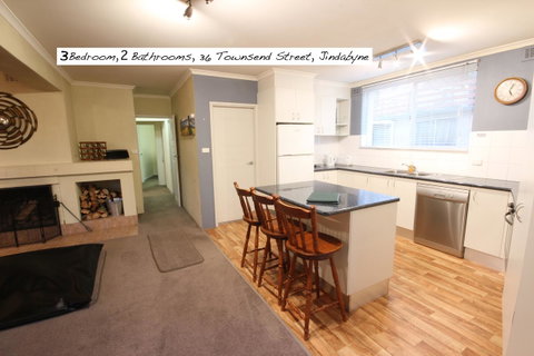 Full Circle Apartments - Foster Accommodation 16