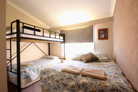 Full Circle Apartments - Foster Accommodation 4