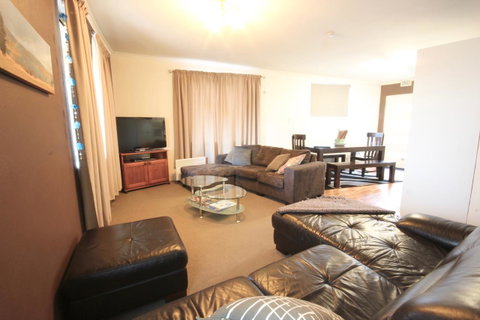 Full Circle Apartments - Foster Accommodation 6