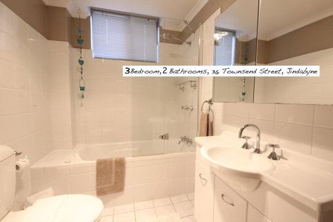 Full Circle Apartments - Foster Accommodation 13