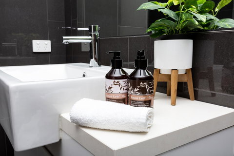 Brand New Executive Apartment - Foster Accommodation 17