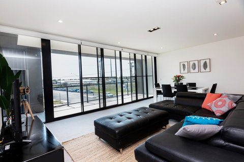 Brand New Executive Apartment - Foster Accommodation 21