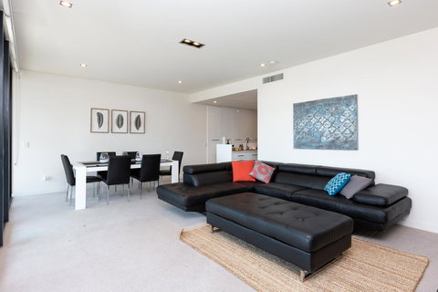 Brand New Executive Apartment - Foster Accommodation 1