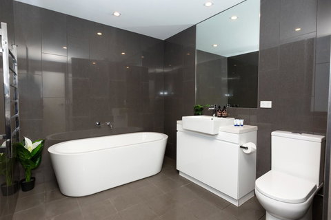 Brand New Executive Apartment - Foster Accommodation 10