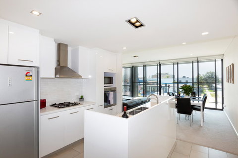 Brand New Executive Apartment - Foster Accommodation 5